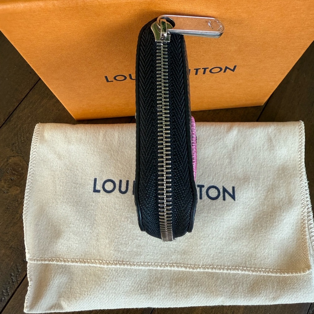 LV Black Heart Embroidered Compact Zippy Wallet - Picture 5 of 8